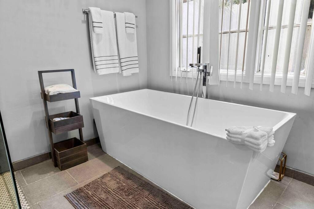 לוס אנג'לס Stunning Mediterranean Mansion In Laurel Canyon מראה חיצוני תמונה