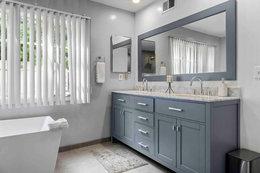 לוס אנג'לס Stunning Mediterranean Mansion In Laurel Canyon מראה חיצוני תמונה