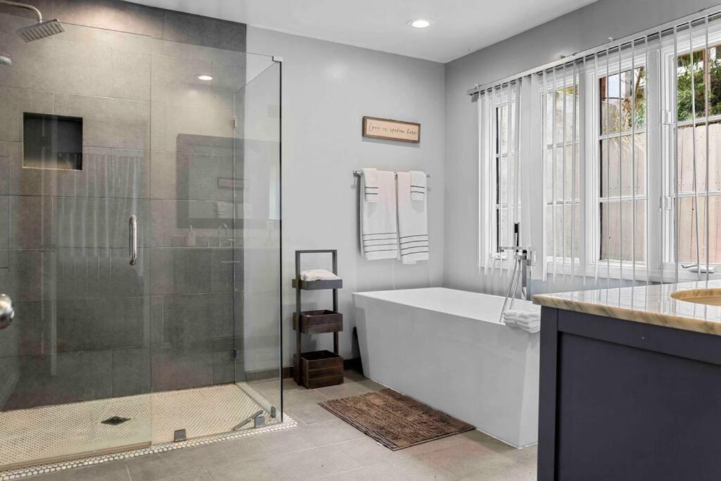 לוס אנג'לס Stunning Mediterranean Mansion In Laurel Canyon מראה חיצוני תמונה